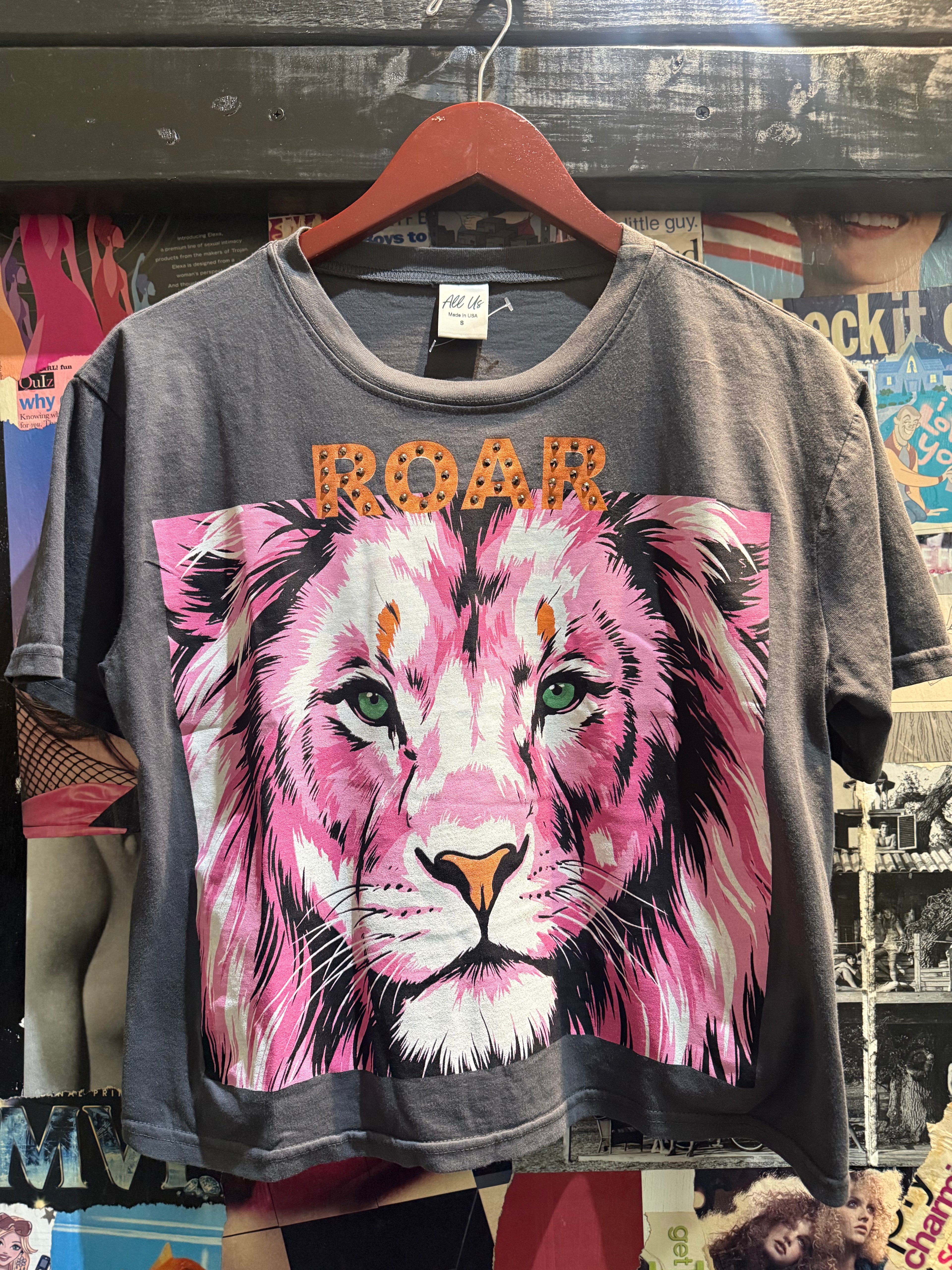 W1001 lion roar/All US