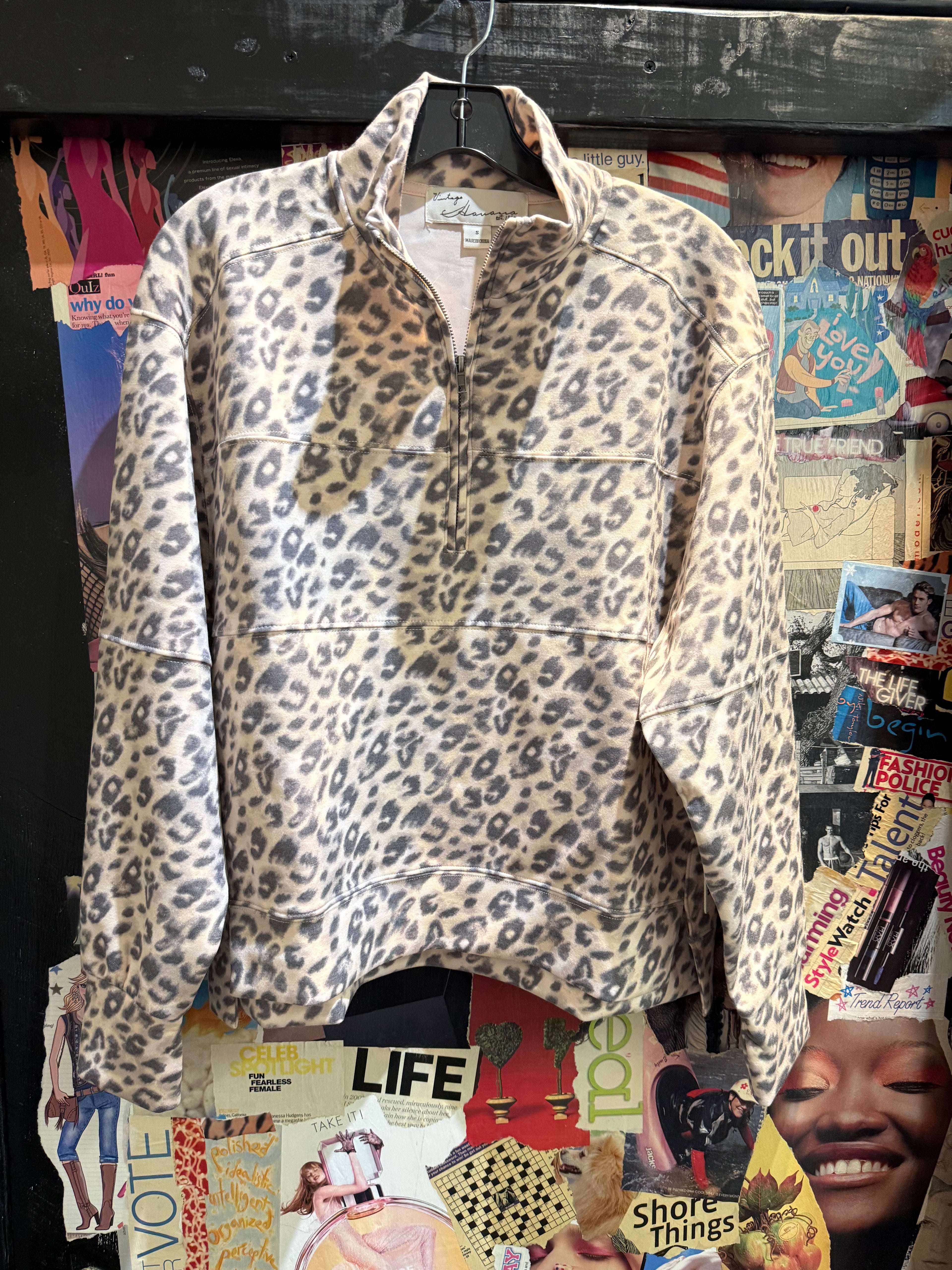 W877 Leopard print qtr zip/VH